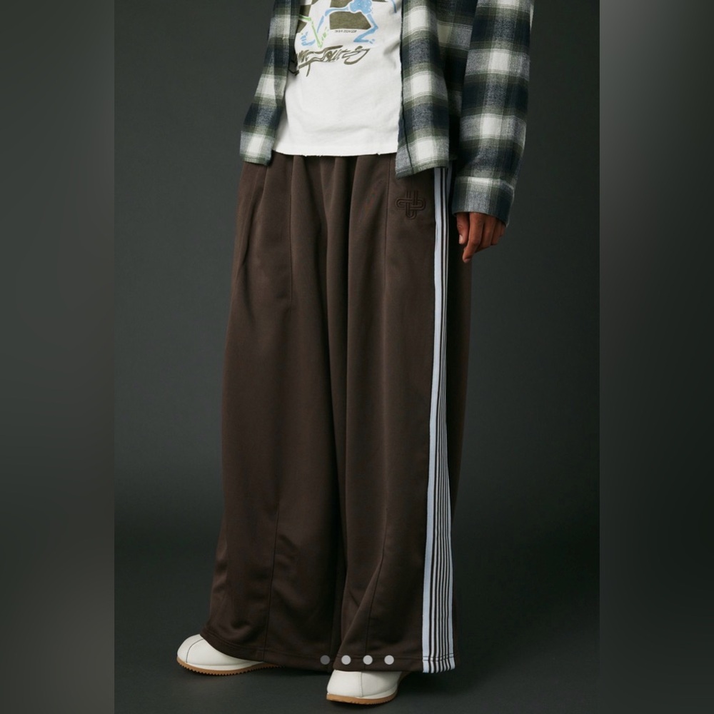 Mammoth Baggy Fit Track Pant